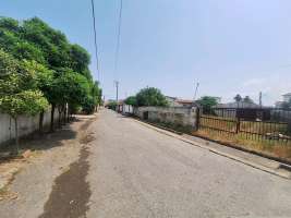 <div class='tp_title'>زمین مسکونی دونبش در شهر سرخرود</div><div class='tp_desc'>با سلام
فروش زمین در شهر ساحلی سرخرود...❕
❎مــشــخــصــات زمـــیــن✅۵۰۰ متر✅دونبش✅۲۰ متر بر✅داخل بافت✅کاربری مسکونی✅سند تک برگ✅دیوار کشی شده✅دارای انشعابات
◾️این زمین ارزنده در بافت شهری سرخرود واقع شده است و از آنجایی که سرخرو...</div><div class='row_location'><div class='row_title'>آدرس</div><div class='tp_location'>بافت شهری سرخرود<br />آدرس: مازندران، سرخرود، املاک نفار</div></div><div class='row_contact'><div class='row_title'>اطلاعات تماس</div><div class='tp_contact'>شیما قیصریان</div></div><div style='clear:both'></div><div class='title'>تصاویر</div><div class='images_box'><img src='/components/com_djclassifieds/images/item/1/1238_img_20250514_161941_ths.jpg' width='267' height='200' /><img src='/components/com_djclassifieds/images/item/1/1238_img_20250514_161807_ths.jpg' width='267' height='200' /><img src='/components/com_djclassifieds/images/item/1/1238_img_20250514_162030_ths.jpg' width='267' height='200' /></div><div style='clear:both'></div> زمین مسکونی دونبش در شهر سرخرود