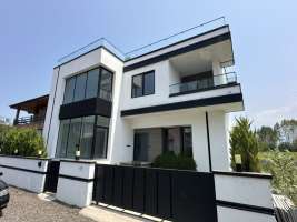 <div class='tp_title'>ویلا مدرن مستقل در رویان</div><div class='tp_desc'>سلام
امیدوارم حالتون خوب باشه
خوشحالم که امروز میخوام یه ویلا مدرن مستقل در رویان رو بهتون معرفی کنم .
مشخصات ویلا :
270 متر زمین
320 متر بنا
4 خواب
مدرن
نوساز
مستقل
پکیج ، رادیاتور ، کابینت ، هود ، گاز رومیزی ، شیرآلات نصب
اطــــلاعـــات تـــکـــمــیــلــی :
رویان شهری است که در مجاورت دریای خزر ...</div><div class='row_location'><div class='row_title'>آدرس</div><div class='tp_location'>رویان<br />آدرس: مازندران، سرخرود، املاک نفار</div></div><div class='row_contact'><div class='row_title'>اطلاعات تماس</div><div class='tp_contact'>شیما قیصریان</div></div><div style='clear:both'></div><div class='title'>تصاویر</div><div class='images_box'><img src='/components/com_djclassifieds/images/item/1/1288_img_2356-1-scaled_ths.jpeg' width='267' height='200' /><img src='/components/com_djclassifieds/images/item/1/1288_img_2358-1-scaled_ths.jpeg' width='267' height='200' /><img src='/components/com_djclassifieds/images/item/1/1288_img_2359-1-scaled_ths.jpeg' width='267' height='200' /></div><div style='clear:both'></div> ویلا مدرن مستقل در رویان