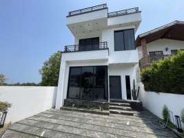 <div class='tp_title'>ویلا مدرن مستقل در علویکلا رویان</div><div class='tp_desc'>سلام
وقتتون بخیر
امیدوارم حال دلتون خوب خوب باشه
اگر دوست دارید مالک یک ویلای مدرن در رویان باشید و به آسانی به دریا هم دسترسی داشته باشید تا انتهای این آگهی همراه من باشید تا یک ویلا مدرن مستقل در علویکلا رویان رو بهتون معرفی کنم .
مشخصات ویلا :
160 مترمربع زمین
250 متر مربع بنا دوبلکس مدرن ، مستقل و نوساز
3 خواب
این </div><div class='row_location'><div class='row_title'>آدرس</div><div class='tp_location'>رویان<br />آدرس: مازندران، سرخرود، املاک نفار</div></div><div class='row_contact'><div class='row_title'>اطلاعات تماس</div><div class='tp_contact'>شیما قیصریان</div></div><div style='clear:both'></div><div class='title'>تصاویر</div><div class='images_box'><img src='/components/com_djclassifieds/images/item/1/1291_img_9435-scaled_ths.jpeg' width='267' height='200' /><img src='/components/com_djclassifieds/images/item/1/1291_img_9436-scaled_ths.jpeg' width='267' height='200' /><img src='/components/com_djclassifieds/images/item/1/1291_img_9440-scaled_ths.jpeg' width='267' height='200' /></div><div style='clear:both'></div> ویلا مدرن مستقل در علویکلا رویان