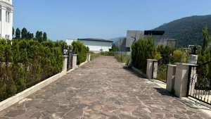 <div class='tp_title'>زمین شهرکی در بندپی نوشهر </div><div class='tp_desc'>سلام
امیدوارم حالتون خوب باشه
با معرفی یه زمین شهرکی در بندپی نوشهر همراهتون هستم
۳۸۰ متر زمین خوش قواره
کاربری مسکونی
لوکیشن توریستی
چشم اندازی کم نظیر
شهرکی برند
معرفی بــنــد پــی نــوشــهــر :
▪️بندپی یکی از زیباترین دهکدههای توریستی منطقه نوشهر میباشد ، این منطقه برند در فاصله ۷ کیلومتری از شهرستان نوشهر واقع شده است به همین دلیل با خرید ویلا و اقامت در بند پی نوشهر به راحتی میتوانید به امکانات و خدما...</div><div class='row_location'><div class='row_title'>آدرس</div><div class='tp_location'>نوشهر<br />آدرس: مازندران، سرخرود، املاک نفار</div></div><div class='row_contact'><div class='row_title'>اطلاعات تماس</div><div class='tp_contact'>شیما قیصریان</div></div><div style='clear:both'></div><div class='title'>تصاویر</div><div class='images_box'><img src='/components/com_djclassifieds/images/item/1/1302_untitled-4-scaled_ths.jpg' width='300' height='169' /><img src='/components/com_djclassifieds/images/item/1/1302_4-3-scaled_ths.jpg' width='300' height='169' /><img src='/components/com_djclassifieds/images/item/1/1302_3-5-scaled_ths.jpg' width='300' height='169' /></div><div style='clear:both'></div> زمین شهرکی در بندپی نوشهر