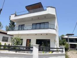 <div class='tp_title'>ویلا مدرن شهرکی در انارور نوشهر</div><div class='tp_desc'>سلام
وقتتون بخیر
امیدوارم ایام بکامتون باشه
با معرفی یه ویلا مدرن شهرکی در انارور نوشهر همراهتون هستم
مشخصات ویلا :
۲۳۰ متر زمین
۲۸۵ متر بنای مدرن
۳ خواب
دهکده توریستی انارور یکی از جذابترین مناطق مازندران و شمال کشور می باشد و بدلیل فرهنگ بالای مردم روستا ، از پیشگامان اجرای طرح هادی و عقب نشینی معابر در بین دیگر رو...</div><div class='row_location'><div class='row_title'>آدرس</div><div class='tp_location'>نوشهر<br />آدرس: مازندران، سرخرود، املاک نفار</div></div><div class='row_contact'><div class='row_title'>اطلاعات تماس</div><div class='tp_contact'>شیما قیصریان</div></div><div style='clear:both'></div><div class='title'>تصاویر</div><div class='images_box'><img src='/components/com_djclassifieds/images/item/1/1303_img_9212-1-scaled_ths.jpeg' width='267' height='200' /><img src='/components/com_djclassifieds/images/item/1/1303_img_9201-scaled_ths.jpeg' width='267' height='200' /><img src='/components/com_djclassifieds/images/item/1/1303_img_9197-1-scaled_ths.jpeg' width='267' height='200' /></div><div style='clear:both'></div> ویلا مدرن شهرکی در انارور نوشهر