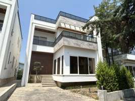 <div class='tp_title'>ویلا مدرن شهرکی در نوشهر</div><div class='tp_desc'>سلام
با معرفی یه ویلا مدرن شهرکی در نوشهر همراهتون هستم .
مشخصات ویلا :
۳۰۰ متر زمین
۴۸۰ متر بنا
۴ خواب
استخر
روف گاردن با چشم انداز جنگل و کوه
اطلاعات تکمیلی درباره نـــوشــهـــر :
1 - نوشهر یکی از سرسبزترین شهرهای کشور است که در استان مازندران واقع شده است . این شهر زیبا از شمال به دریای کاسپین میرسد و از جنوب به رشتهکوههای البرز دسترسی دارد . از شرق به شهرستان نور دسترسی داشته و از غرب به شهرس...</div><div class='row_location'><div class='row_title'>آدرس</div><div class='tp_location'>نوشهر<br />آدرس: مازندران، سرخرود، املاک نفار</div></div><div class='row_contact'><div class='row_title'>اطلاعات تماس</div><div class='tp_contact'>شیما قیصریان</div></div><div style='clear:both'></div><div class='title'>تصاویر</div><div class='images_box'><img src='/components/com_djclassifieds/images/item/1/1309_img_2514-scaled_ths.jpeg' width='267' height='200' /><img src='/components/com_djclassifieds/images/item/1/1309_img_2531-1-scaled_ths.jpeg' width='267' height='200' /><img src='/components/com_djclassifieds/images/item/1/1309_img_2532-1-scaled_ths.jpeg' width='267' height='200' /></div><div style='clear:both'></div> ویلا مدرن شهرکی در نوشهر