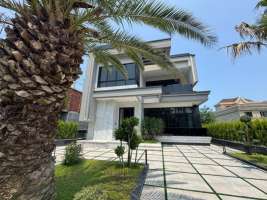 <div class='tp_title'>ویلا مدرن شهرکی در لتینگان نوشهر </div><div class='tp_desc'>سلام
وقتتون بخیر
امیدوارم تنتون سلامت و حالتون خوب باشه
با معرفی یه ویلا مدرن شهرکی در لتینگان نوشهر همراهتون هستم
مشخصات ویلا :
۵۳۰ متر زمین
۶۰۰ متر بنا مدرن
۴ خواب
استخر ۴ فصل
کابینت ، گاز رومیزی ، هود ، سینک ، شیرآلات ، کمد دیواری نصب
حیاط سازی و فضای سبزی زیبا
روف گاردن با چشم انداز کوه و جنگل
شهرکی
...</div><div class='row_location'><div class='row_title'>آدرس</div><div class='tp_location'>نوشهر<br />آدرس: مازندران، سرخرود، املاک نفار</div></div><div class='row_contact'><div class='row_title'>اطلاعات تماس</div><div class='tp_contact'>شیما قیصریان</div></div><div style='clear:both'></div><div class='title'>تصاویر</div><div class='images_box'><img src='/components/com_djclassifieds/images/item/1/1318_photo_2025-06-08_14-13-07-scaled_ths.jpg' width='267' height='200' /><img src='/components/com_djclassifieds/images/item/1/1318_photo_2025-06-08_14-13-07-2-scaled_ths.jpg' width='267' height='200' /><img src='/components/com_djclassifieds/images/item/1/1318_photo_2025-06-08_14-12-59-scaled_ths.jpg' width='267' height='200' /></div><div style='clear:both'></div> ویلا مدرن شهرکی در لتینگان نوشهر