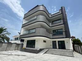 <div class='tp_title'>ویلا مدرن استخردار در چلندر نوشهر </div><div class='tp_desc'>سلام
امیدوارم حالتون خوب باشه
اگر شما هم از علاقهمندان به ویلاهای مدرن هستید لطفاً با من همراه باشید تا یه ویلا مدرن استخردار در چلندر نوشهر رو بهتون معرفی کنم .
مشخصات ویلا :
۶۰۰ متر زمین
۷۰۰ متر بنا تریپلکس مدرن
۵ خواب
استخر ، سونا ، جکوزی
آسانسور
کمد دیواری ، کابینت ، هود ، گاز ، سینک و شیرآلات نصب
کولر اسپلیت نصب
تراس ب...</div><div class='row_location'><div class='row_title'>آدرس</div><div class='tp_location'>نوشهر<br />آدرس: مازندران، سرخرود، املاک نفار</div></div><div class='row_contact'><div class='row_title'>اطلاعات تماس</div><div class='tp_contact'>شیما قیصریان</div></div><div style='clear:both'></div><div class='title'>تصاویر</div><div class='images_box'><img src='/components/com_djclassifieds/images/item/1/1325_13a8e4d7-68a1-4925-bfa3-cda05b26ef22-scaled_ths.jpg' width='267' height='200' /><img src='/components/com_djclassifieds/images/item/1/1325_64a43091-e404-4da0-a488-7aff04507a1e-scaled_ths.jpg' width='267' height='200' /><img src='/components/com_djclassifieds/images/item/1/1325_854b3501-a7fe-4dea-9c92-0acfaa2f5c52-scaled_ths.jpg' width='267' height='200' /></div><div style='clear:both'></div> ویلا مدرن استخردار در چلندر نوشهر