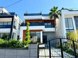 <div class='tp_title'>خرید ویلا مدرن شهرکی در ملکار نوشهر </div><div class='tp_desc'>سلام
وقتتون بخیر
امیدوارم حالتون خوب باشه
با معرفی یه ویلا مدرن شهرکی در ملکار نوشهر همراهتون هستم .
مشخصات ویلا :
۳۰۴ متر زمین
۳۱۴ متر بنا مدرن دوبلکس
۴ خواب ( مستر و کلوزت )
جکوزی در روف
کمد دیواری ، کابینت ، هود ، گاز رومیزی ، شیرآلات
تراس بزرگ و قابل چیدمان با دید به کوه و جنگل
روف گاردن با چشم اندازی فوقالعاده به طبیعت اطراف
...</div><div class='row_location'><div class='row_title'>آدرس</div><div class='tp_location'>نوشهر<br />آدرس: مازندران، سرخرود، املاک نفار</div></div><div class='row_contact'><div class='row_title'>اطلاعات تماس</div><div class='tp_contact'>افشار</div></div><div style='clear:both'></div><div class='title'>تصاویر</div><div class='images_box'><img src='/components/com_djclassifieds/images/item/1/1420_754c76a6-6d8e-484f-92c7-9d9958d4a757-scaled_ths.jpg' width='267' height='200' /><img src='/components/com_djclassifieds/images/item/1/1420_d9b7e532-27ca-4ddd-9487-8e0b5d73c94b-scaled_ths.jpg' width='267' height='200' /><img src='/components/com_djclassifieds/images/item/1/1420_306b291e-30ad-4f7b-a742-adeda5220c5d-scaled_ths.jpg' width='267' height='200' /></div><div style='clear:both'></div> خرید ویلا مدرن شهرکی در ملکار نوشهر