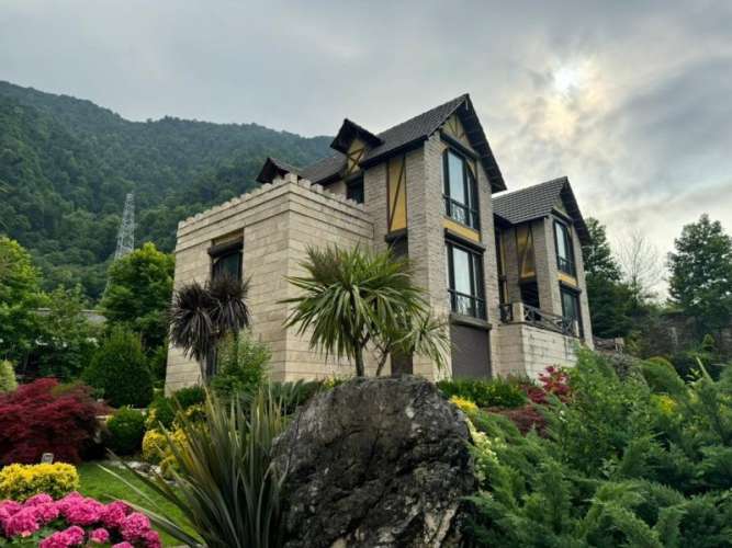 عمارتـویلاییـ۱ عمارت ویلایی شهرکی در چلک نوشهر